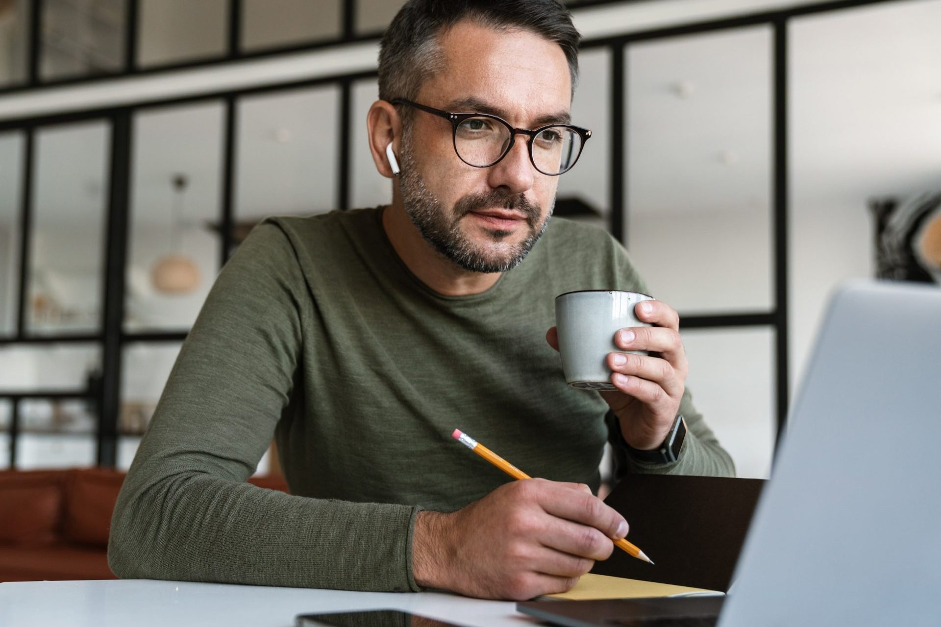 employee taking part in cybersecurity awareness training